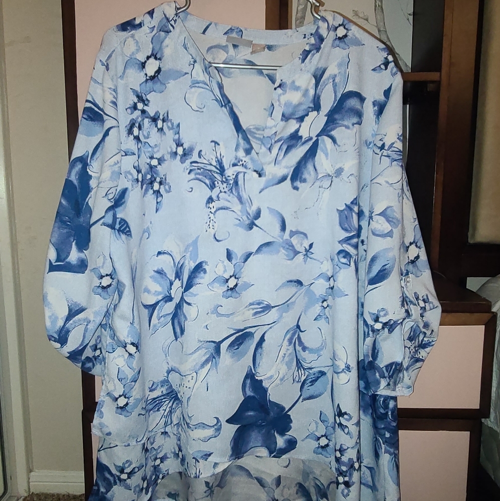 Chico Top (Size 3 in CHICO's not juniors :) )